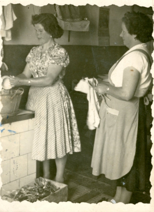Quehaceres domésticos, 1945