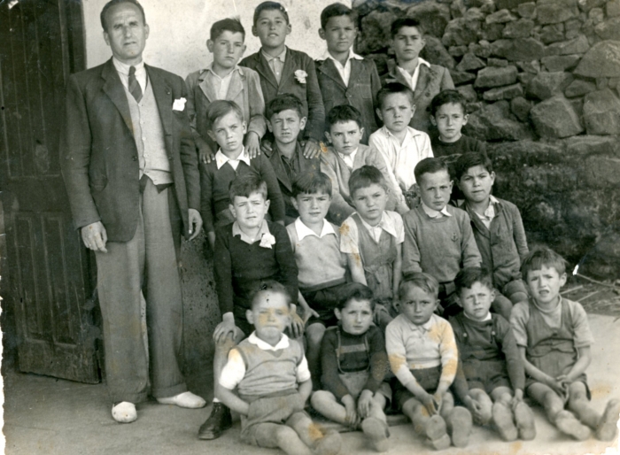 Escuela de Los Artos, 1945