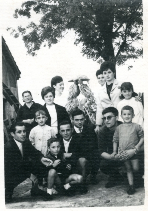 Preparando el ramo para la procesión, 1963