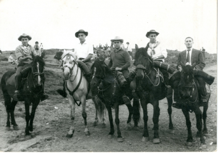 A caballo hacia Lieres, 1962