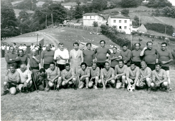 Equipos posando para la prensa, 1971