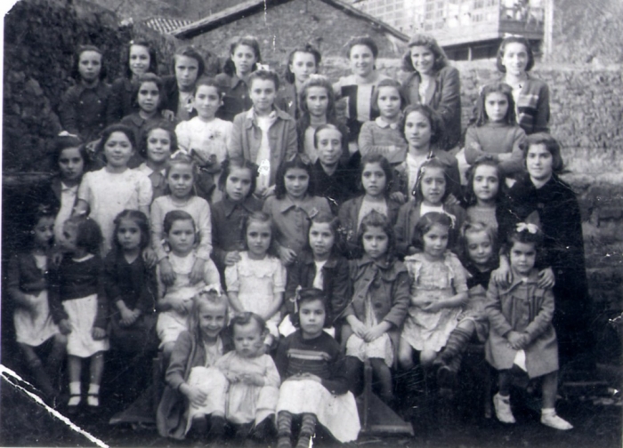 Alumnas de Doña Teófila, 1945 Alumnas de Doña Teófila, 1945