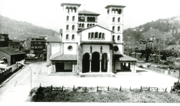 Iglesia parroquial de El Entrego, 1957